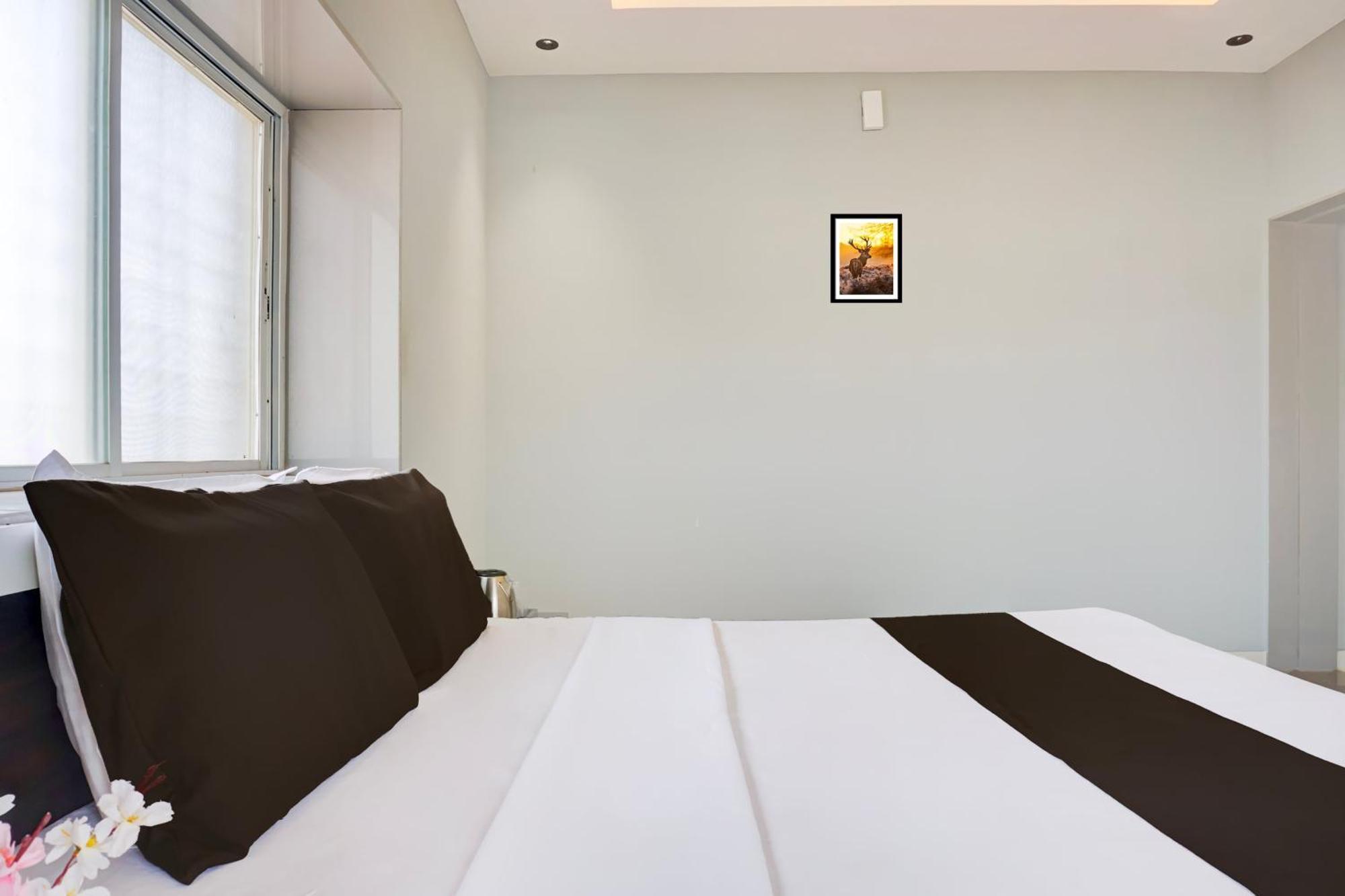 Hotel O Jeevan Restaurant & Lodging Kavathe المظهر الخارجي الصورة