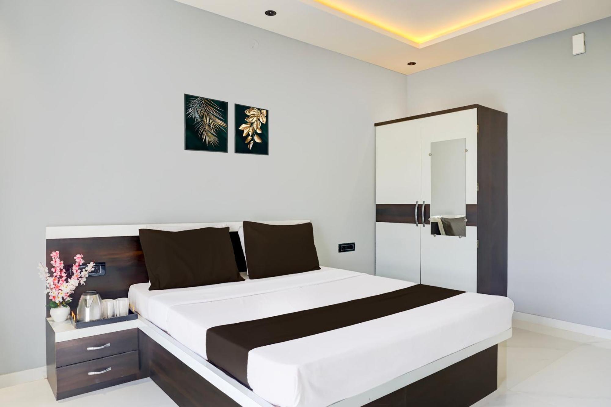 Hotel O Jeevan Restaurant & Lodging Kavathe المظهر الخارجي الصورة